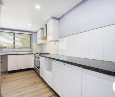 2 BEDROOM HOME WITH GREAT SIZE YARD! - Photo 2