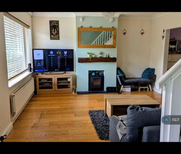 3 bedroom semi-detached house to rent - Photo 1
