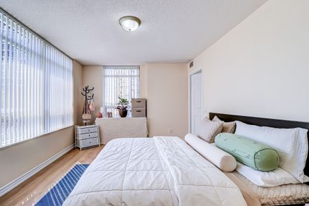 For Lease - 35 Kingsbridge Garden Circle Unit# 403, Mississauga, Ontario - Photo 3