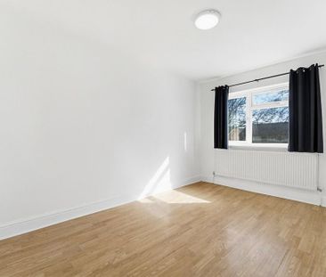 3 bedroom end of terrace house to rent - Photo 1