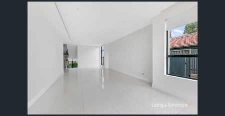 SPACIOUS CONTEMPORARY STYLE DUPLEX - Photo 2