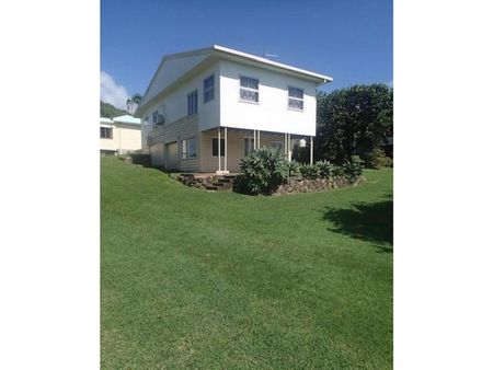 5 Crichton Street, 4737, Sarina Beach Qld - Photo 3