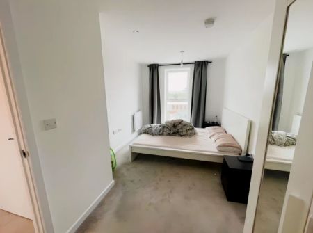 2 Bedroom 2 Bathroom Flat80 - Photo 4