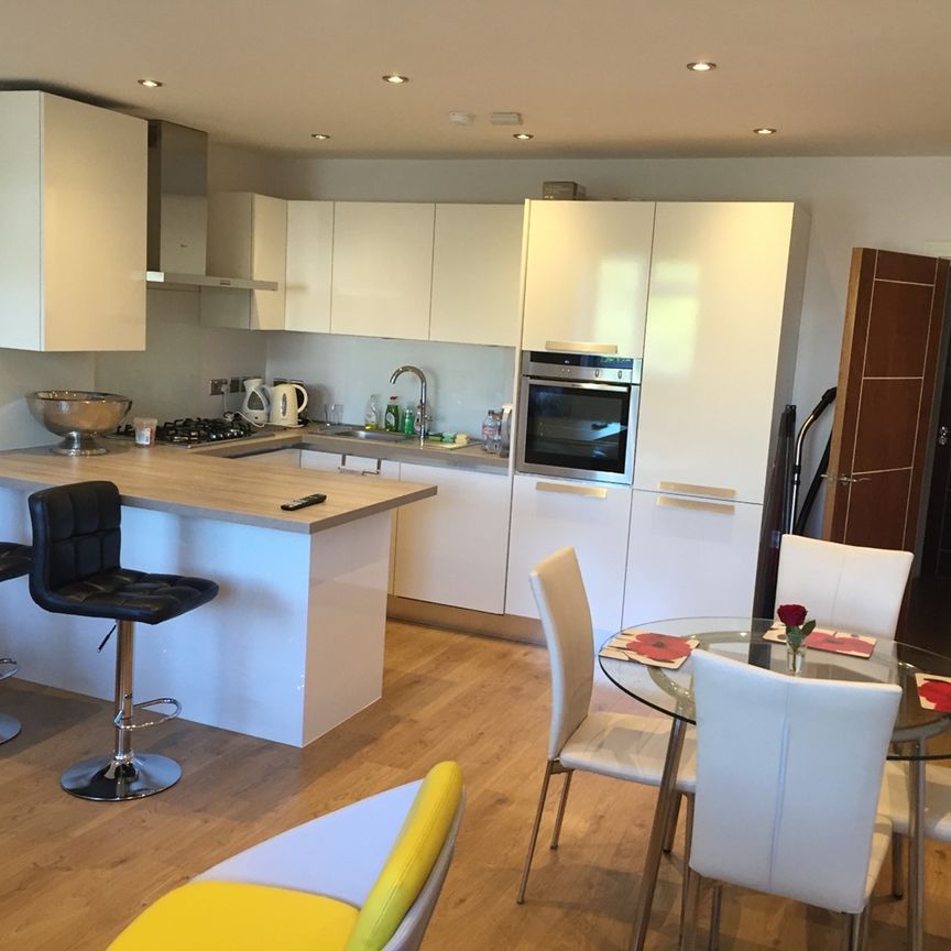 Room in a Shared Flat, Hendon Way, NW2 - Photo 1