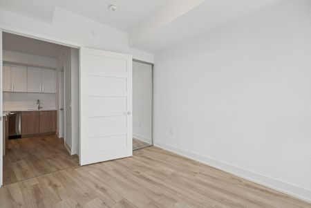 For Lease - 333 Sunseeker Avenue Unit# 320, Innisfil, Ontario - Photo 4