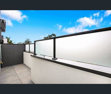 Unit 2 & 4/359 Waterdale Road, Bellfield, Vic 3081 - Photo 3