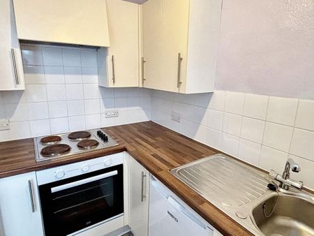 1 bedroom flat to rent - Photo 2
