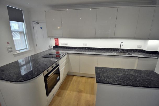 1 bedroom Flat To Let - Photo 1