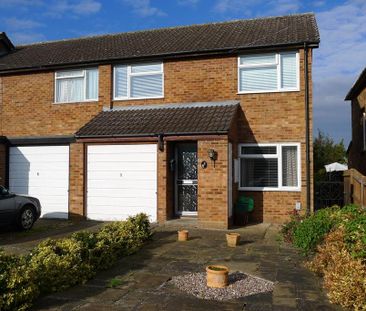 3 bedroom end of terrace house to rent - Photo 2