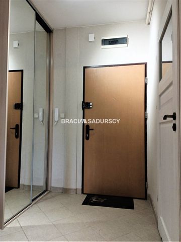 Wygodne mieszkanie z szybkim dojazdem do centrum! - Photo 4