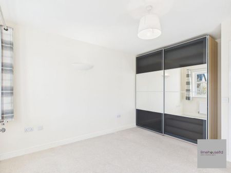 4 bedroom detached house to rent - Photo 5