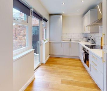 1 bedroom in a house share to rent - Photo 2