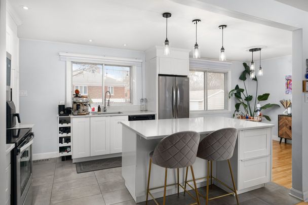 Maison de plain-pied à louer à Dorval - Photo 1