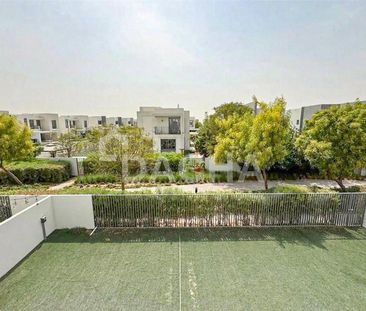 VACANT | Single Row | Landscaped - Photo 5