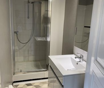 Location Appartement 2 pièces 47m² CHATEAUROUX 36000 - Photo 4