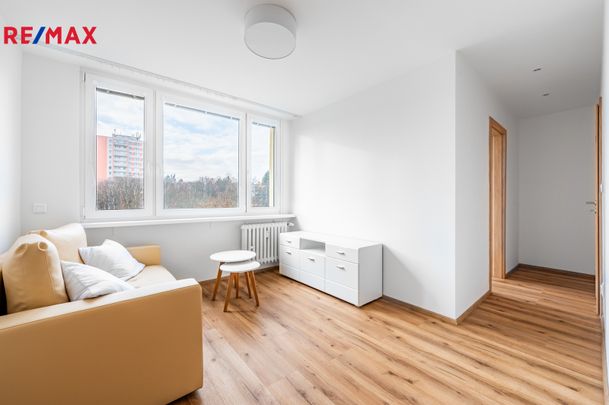Pronájem bytu 2+1 v osobním vlastnictví 55 m², Praha 8 - Kobylisy - Photo 1