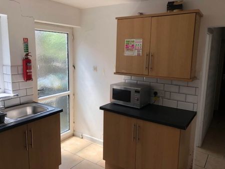 6 bed house to rent in ST HELENS AVENUE, ST HELENS AVENUE, SA1 - Photo 4