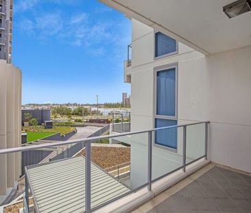 Luxury Living at 702/4 Como Crescent: Your Dream Home Awaits in Sou... - Photo 4