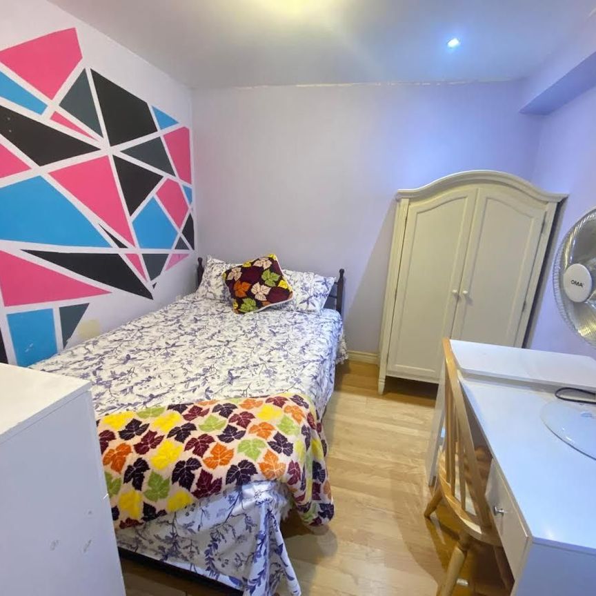 For Lease - 30 Goodless Court, Toronto, Ontario - Photo 1