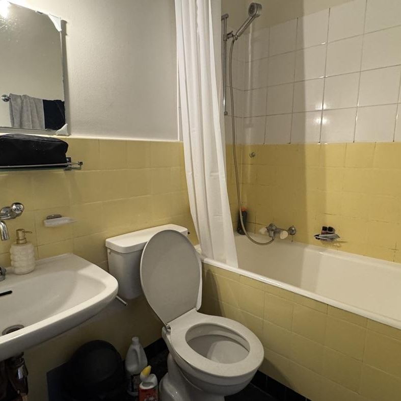 Joli appartement de deux pièces avec balcon au 1er étage d'un petit immeuble à Vevey - Photo 1