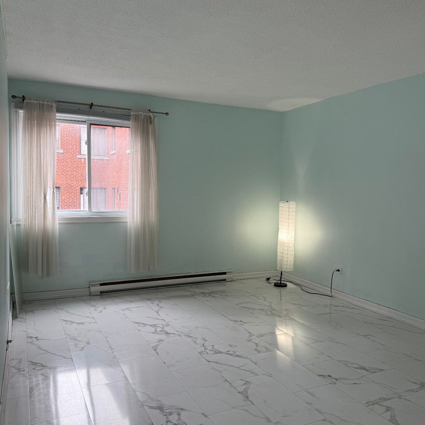 3470 Rue Simpson Montréal (Ville-Marie), QC H3G - Photo 1