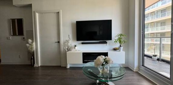 Fully Furnished Luxury 1-Bedroom + Den Condo for Rent - Photo 2