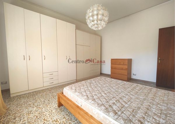 Appartamento con 2 camere, arredato.