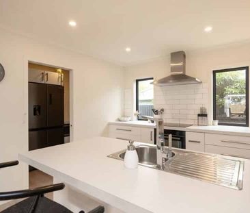 MASTERTON - 3 BEDROOMS - Photo 3