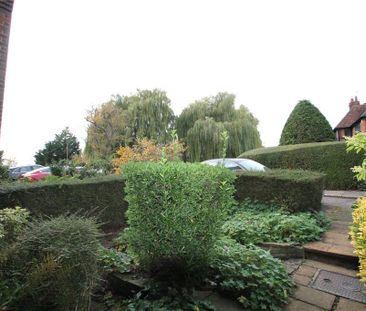 4 bedroom semi-detached house to rent - Photo 6