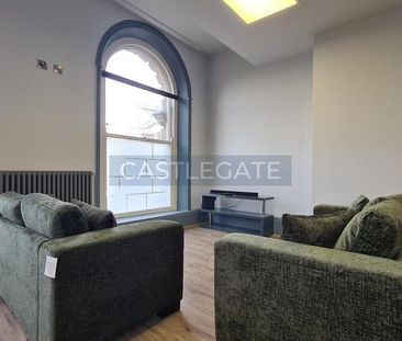 1 bedroom in a flat share to rent - Photo 2
