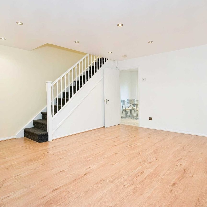 3 Bed Semi-Detached House, Richard House Drive, E16 - Photo 1