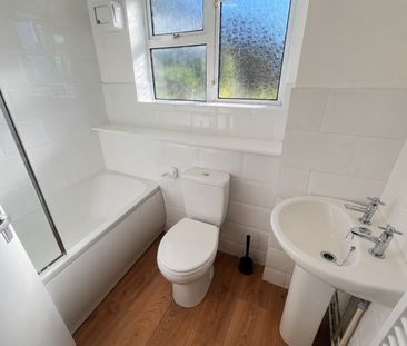 Fairlands Avenue, Surrey, GU3 - Photo 2