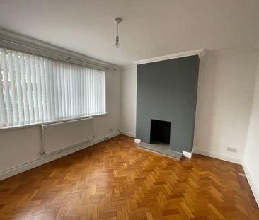 Broadhaven, Cardiff - Photo 2