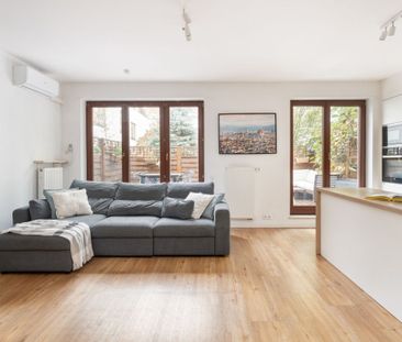 Przytulne, dwupoziomowe mieszkanie z ogródkiem - Zdjęcie 1