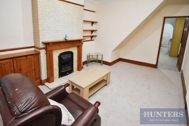 2 bedroom House To Let Total Size: 948 SQ FT - Photo 1