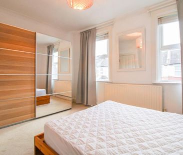 3 bedroom terraced house to rent - Photo 3