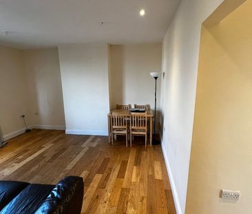 2 Bed Flat, Lower Addiscombe Road, CR0 - Photo 2
