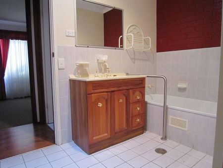 16/30 Cartwright Street, Charnwood ACT 2615 - Townhouse For Rent | Domain - Photo 5