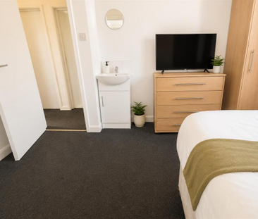 1 bedroom in a house share to rent - Photo 5