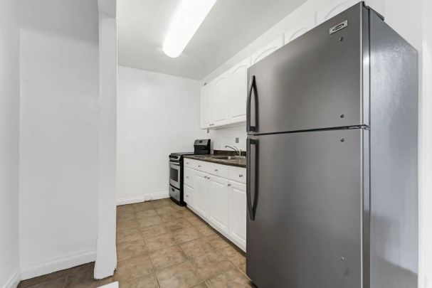 235 Charlotte St — Studio - unit 8 - Photo 1