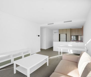 Sophisticated 2-Bedroom Residence with Panoramic Mountain Outlook o... - Photo 3
