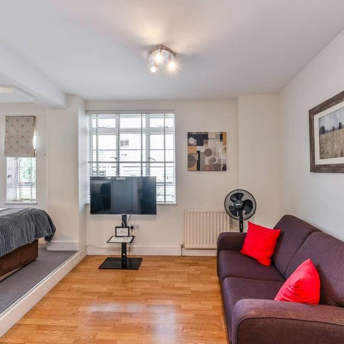 Studio to rent - Photo 1