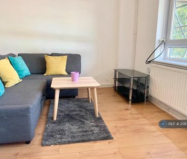 4 bedroom flat to rent - Photo 1