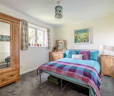 4 bedroom detached house to rent - Photo 4