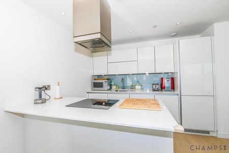 3 bedroom flat to rent - Photo 4