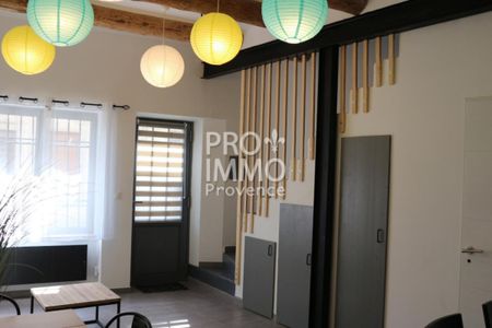 A LOUER ALLEINS (13980) MAISON DE VILLAGE TYPE 3 RENOVEE MEU - Photo 5