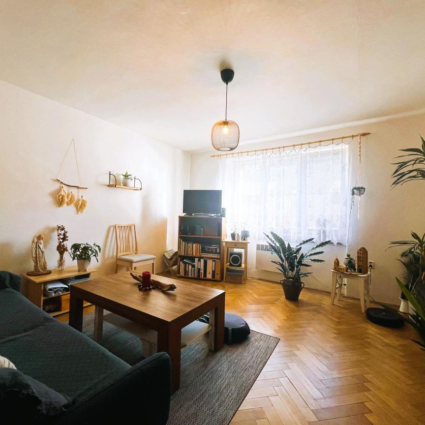 Pronájem bytu 2+1 59 m² - Fotografie 1