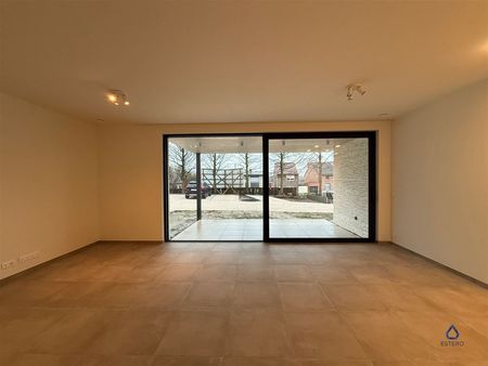 Energiezuinige nieuwbouwappartement met garagebox en gemeenschappelijk zwembad - Photo 2