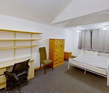 5 bedroom semi-detached house to rent - Photo 4