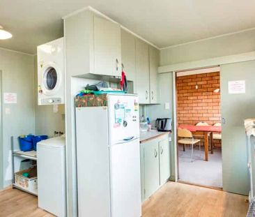 Delightful studio room on Duncan - Photo 2